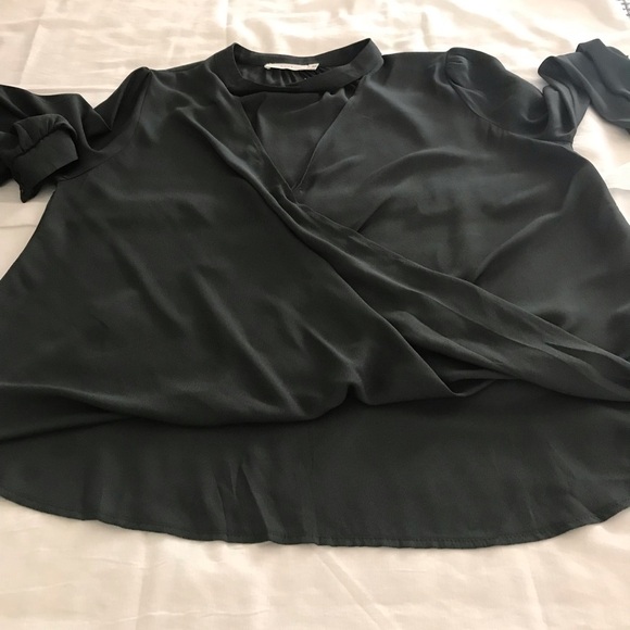 Lush Drape Hunter Green Long Sleeve Button Chocker Collar Blouse. Size Small - Picture 7 of 10